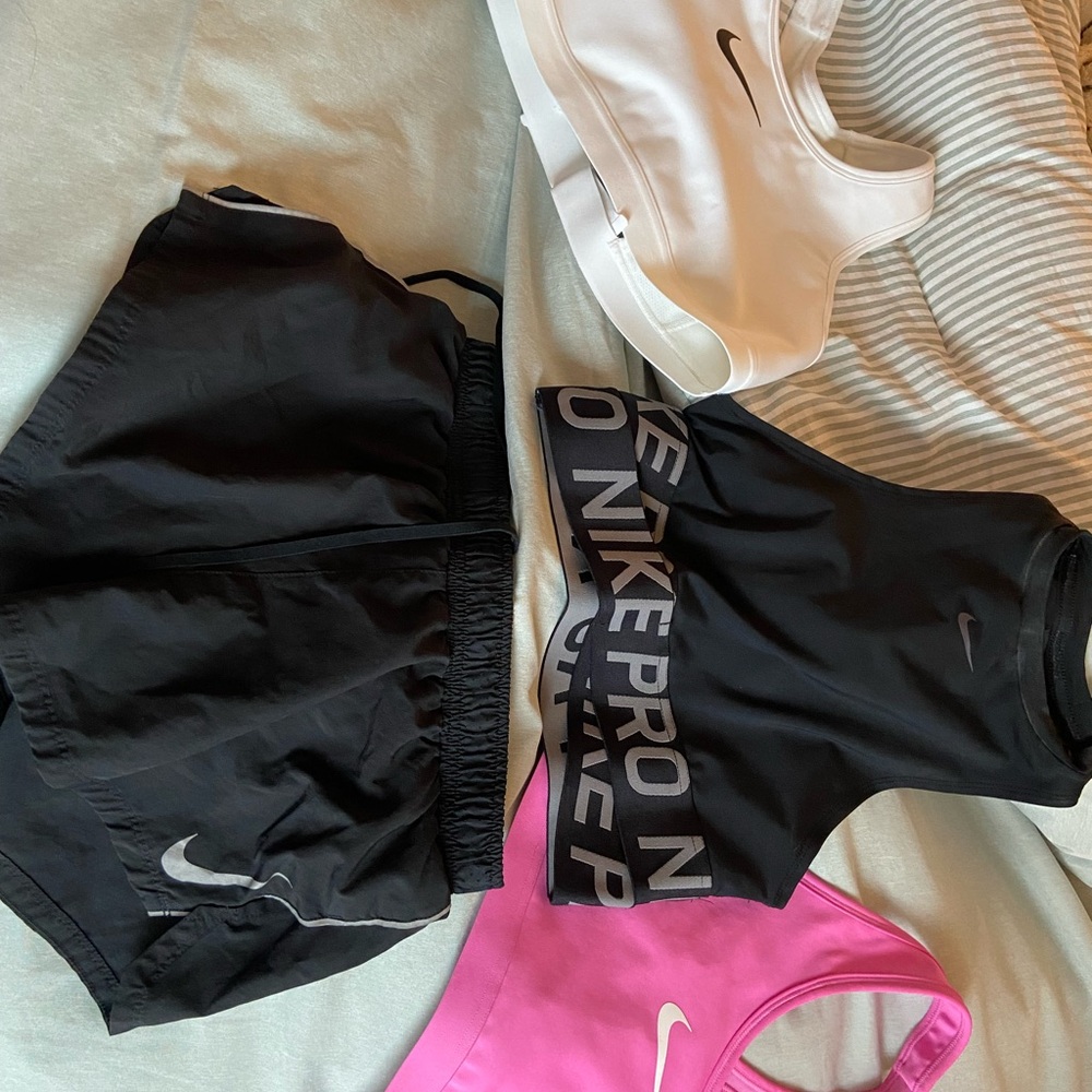 NWOT Nike Women's Athletic bundle+
